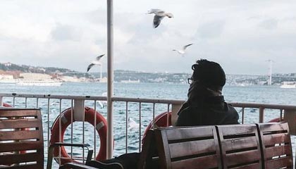 爱游戏中国电竞-中国女足在比赛中展现出高超球技，中国女足足球